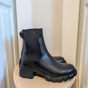 Steve Madden Hutch black boots lug sole